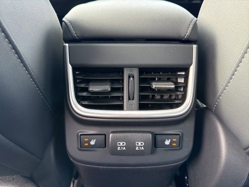 Used 2022 Subaru Legacy Limited image 17