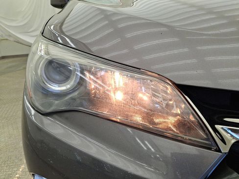 Certified 2017 Toyota Camry SE w/ Moonroof Package image 27