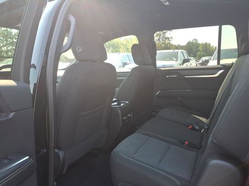Used 2025 GMC Acadia Elevation image 23