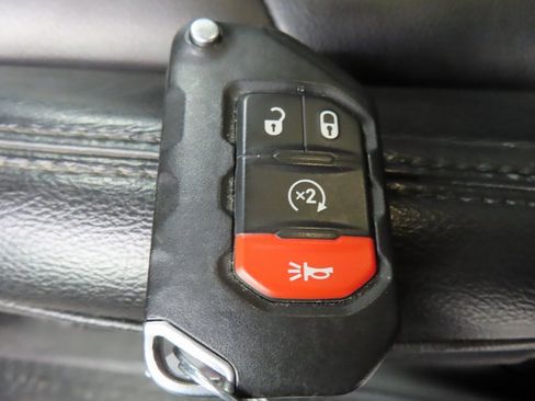 Used 2021 Jeep Wrangler Unlimited Sahara image 57