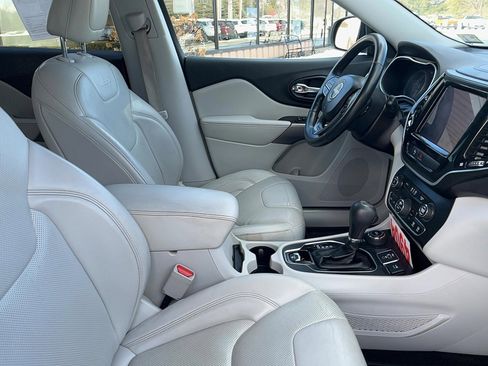 Certified 2019 Jeep Cherokee Limited image 15