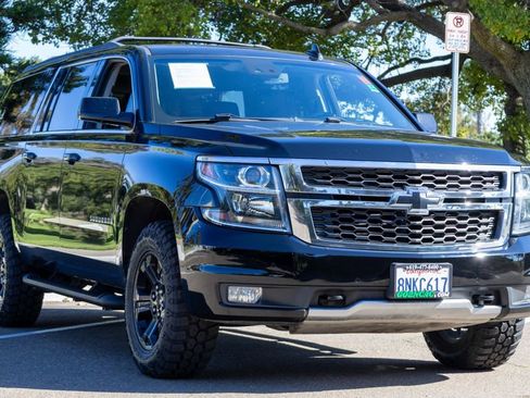 Used 2020 Chevrolet Suburban LT w/ Z71 Midnight Edition image 4
