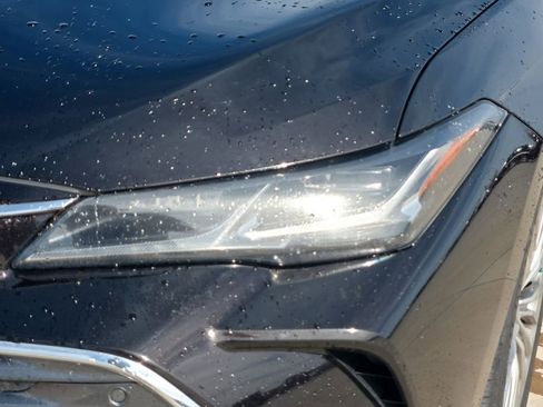 Used 2021 Toyota Avalon Limited w/ Advanced Safety Package image 3