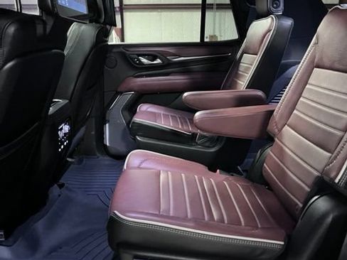 Used 2024 GMC Yukon Denali Ultimate AWD/4WD image 16