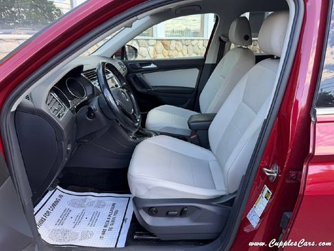 Used 2018 Volkswagen Tiguan SE AWD/4WD image 4