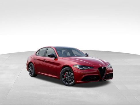New 2025 Alfa Romeo Giulia AWD w/ Driving Assist Package image 5