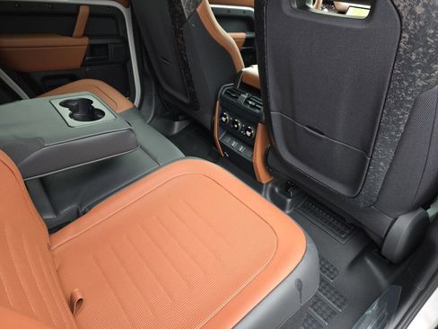 New 2026 Land Rover Defender 110 OCTA AWD/4WD image 11