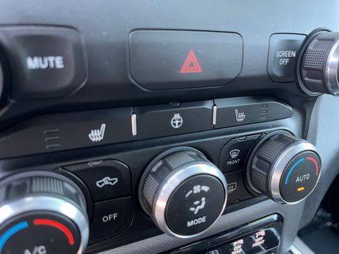Used 2023 RAM 1500 Big Horn AWD/4WD image 10