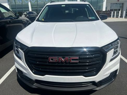 Used 2024 GMC Terrain SLE w/ Driver Convenience Package AWD/4WD image 3