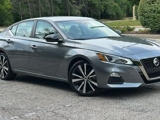Used 2021 Nissan Altima 2.5 SR w/ SR Premium Package FWD video 1