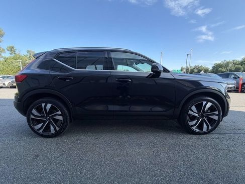 Certified 2023 Volvo XC40 B5 Ultimate w/ Climate Package AWD/4WD image 9