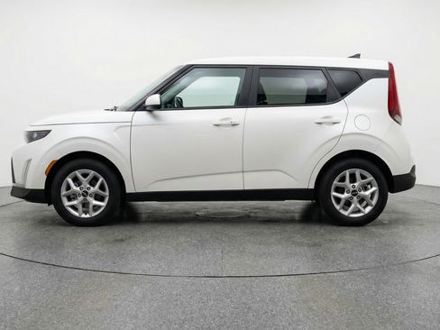 Used 2025 Kia Soul LX w/ LX Technology Package image 5