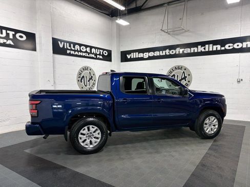 Used 2022 Nissan Frontier SV w/ Technology Package image 3