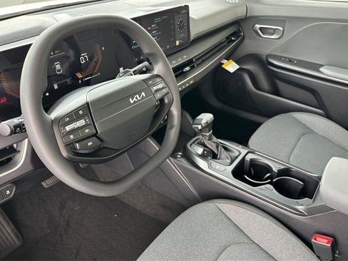 New 2026 Kia K4 LXS image 11