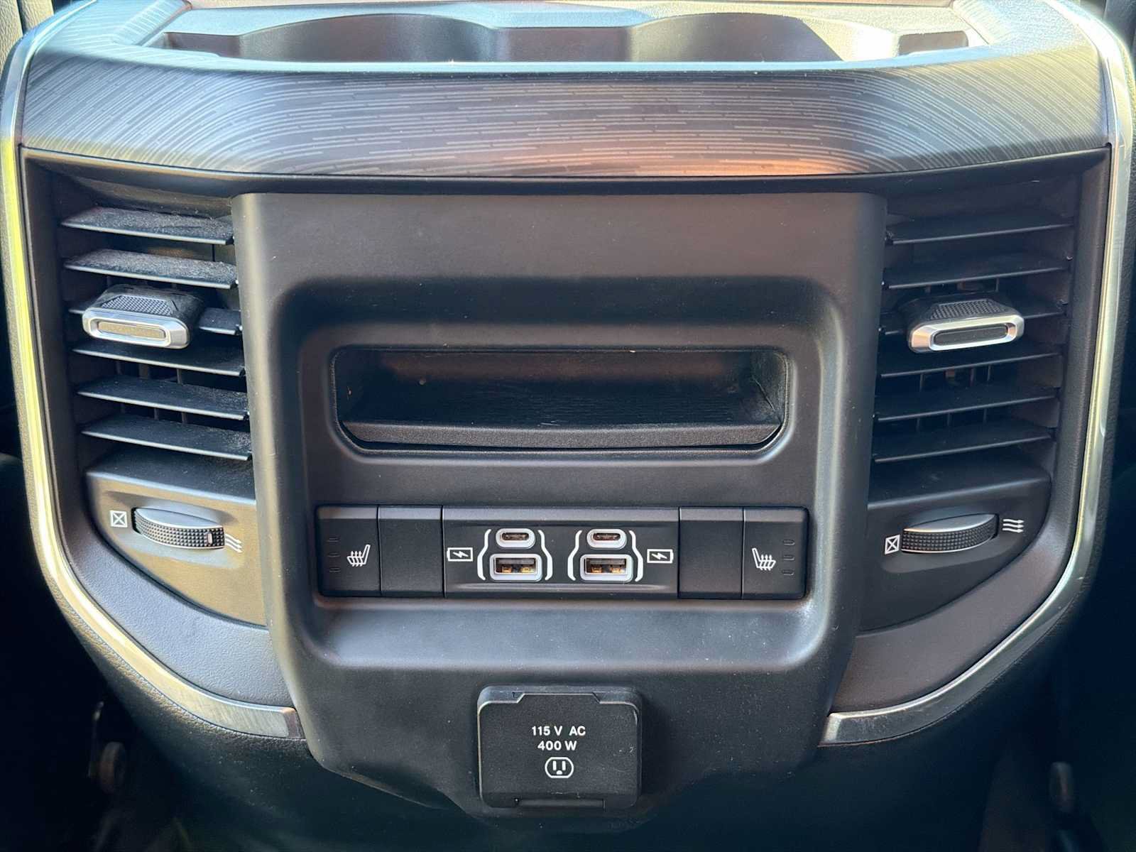 Used 2024 RAM 1500 Laramie AWD/4WD image 33