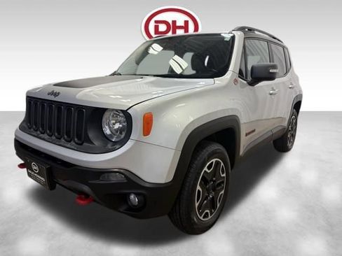 Used 2017 Jeep Renegade Trailhawk image 9