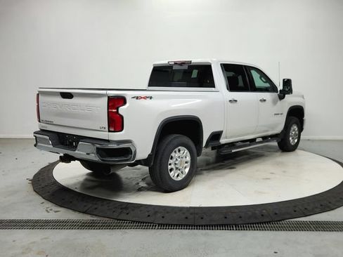 Used 2024 Chevrolet Silverado 2500 LTZ w/ LTZ Convenience Package AWD/4WD image 8