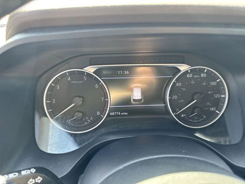 Used 2022 Nissan Rogue SL w/ SL Premium Package image 15