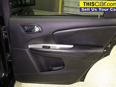 Used 2019 Dodge Journey SE w/ Blacktop Package image 28