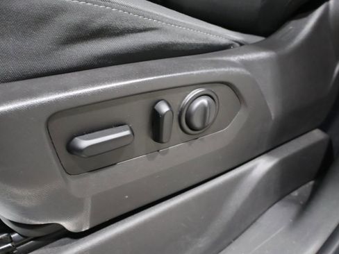 Used 2020 GMC Sierra 1500 Elevation image 13