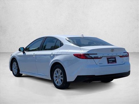 Used 2025 Toyota Camry LE FWD image 8