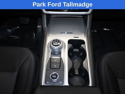 Used 2023 Ford Explorer XLT AWD/4WD image 19
