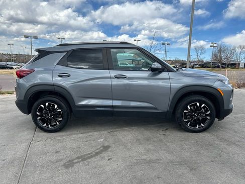 Used 2022 Chevrolet TrailBlazer LT AWD/4WD image 9
