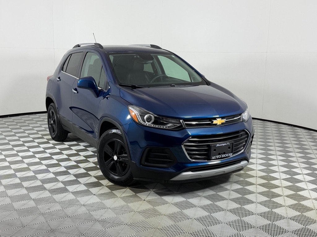 Used 2020 Chevrolet Trax LT w/ Driver Confidence Package FWD image 2