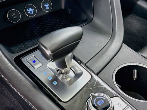 Used 2025 Genesis G70 2.5T RWD image 25