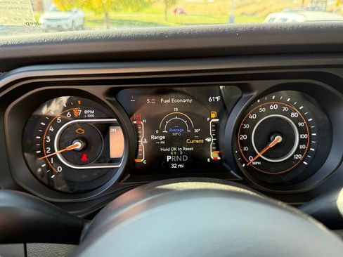 New 2025 Jeep Gladiator Rubicon w/ Convenience Group image 22