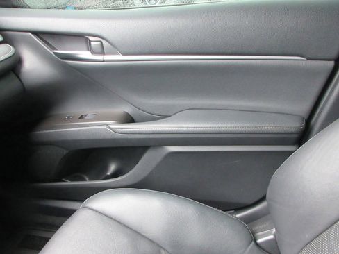 Used 2021 Toyota Camry XSE image 31