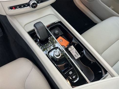 New 2025 Volvo XC60 B5 Core w/ Protection Package Premier image 22