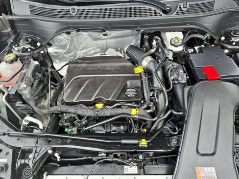 Used 2024 Chevrolet Trax LT FWD image 30