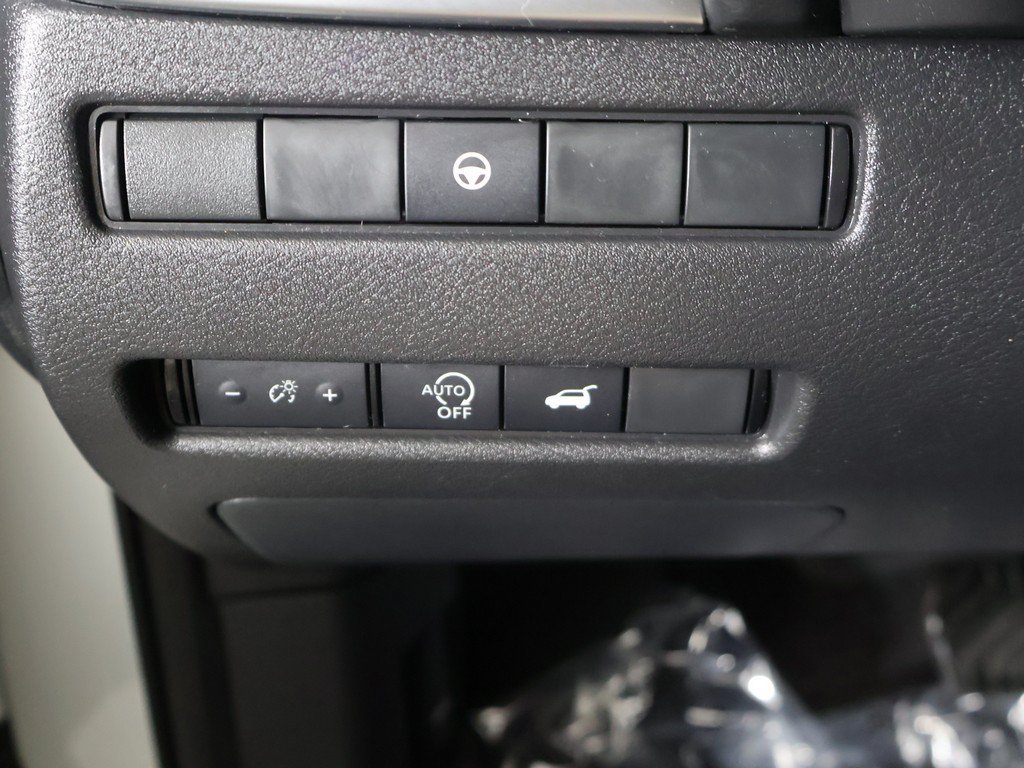 Used 2023 Nissan Rogue SL FWD image 34