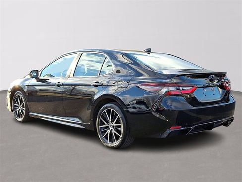 Used 2023 Toyota Camry SE image 6