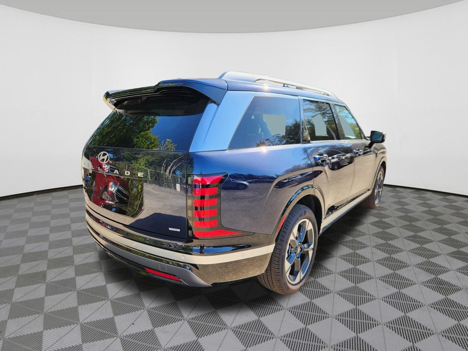 Certified 2026 Hyundai Palisade Limited AWD/4WD image 4
