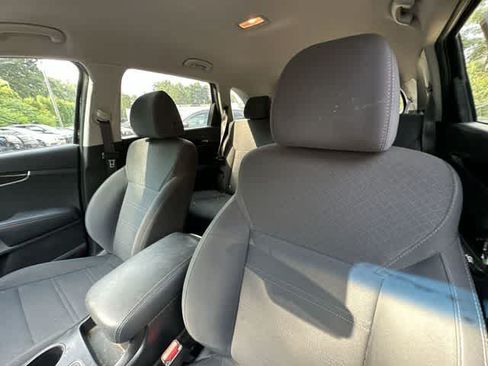 Used 2019 Kia Sorento AWD image 14