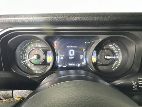 Used 2024 Jeep Wrangler Unlimited w/ Convenience Group AWD/4WD image 16