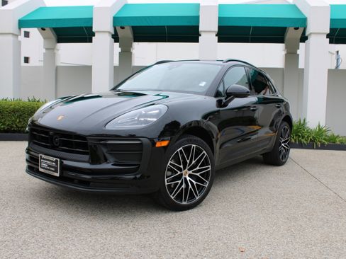 Certified 2026 Porsche Macan image 1