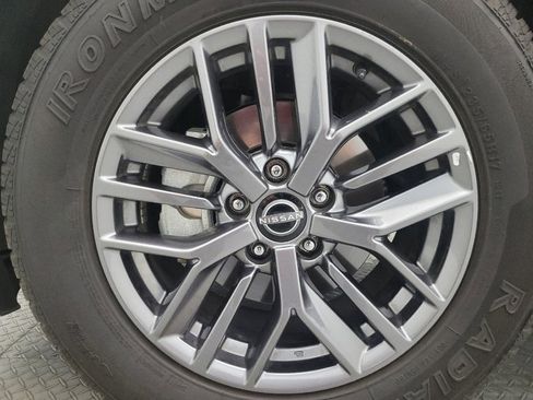 Used 2024 Nissan Rogue S image 31