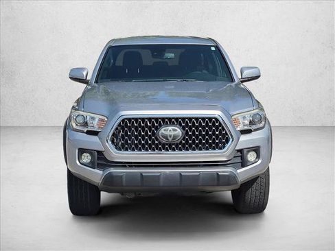 Used 2018 Toyota Tacoma TRD Off-Road AWD/4WD image 2