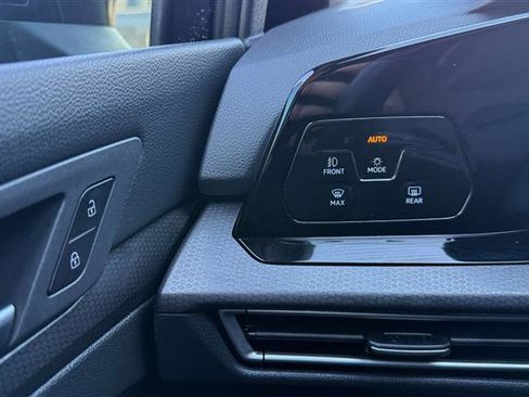 Used 2023 Volkswagen Golf GTI image 31