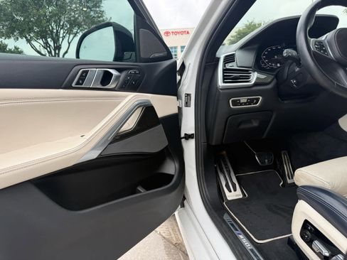 Used 2022 BMW X6 M50i AWD/4WD image 5