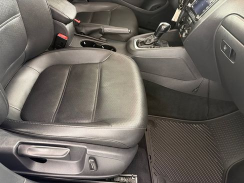 Used 2014 Volkswagen Jetta SE FWD image 22