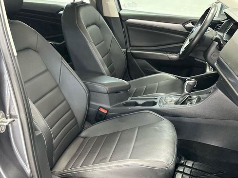 Used 2024 Volkswagen Jetta SE FWD image 12