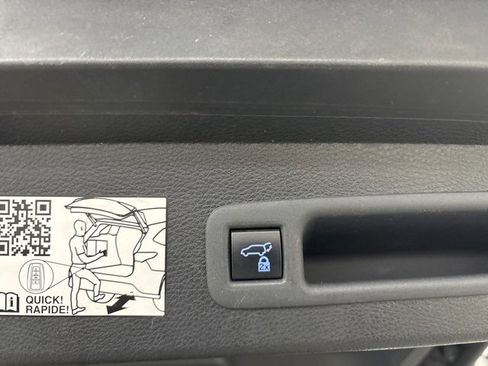 Used 2023 Toyota Sienna XLE image 14