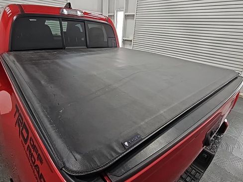 Used 2022 Toyota Tacoma SR image 28