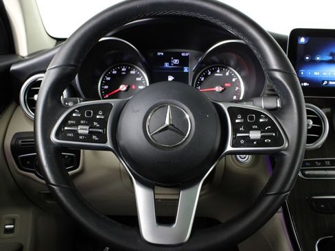 Used 2022 Mercedes-Benz GLC 300 image 8