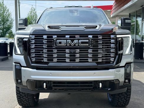 Used 2025 GMC Sierra 2500 Denali Ultimate AWD/4WD image 7