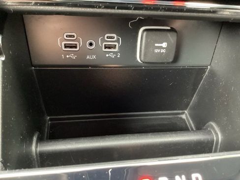 Certified 2023 Jeep Grand Cherokee Limited image 33